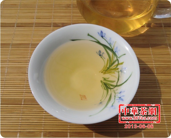 哀牢山 哀牢山普洱茶 2013哀牢山古树茶 200克 生茶