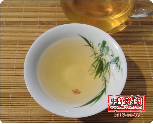 哀牢山 哀牢山普洱茶 2013哀牢山古树茶 200克 生茶